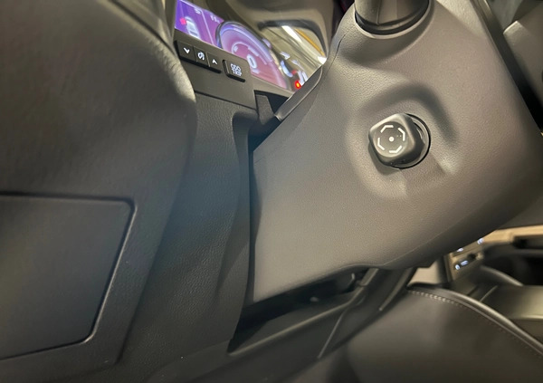 Lexus ES cena 135000 przebieg: 47000, rok produkcji 2019 z Wrocław małe 667